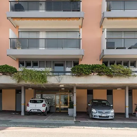 Exclusive Lakeside With Amazing View Apartment *