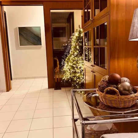 Exclusive Lakeside With Amazing View Apartment